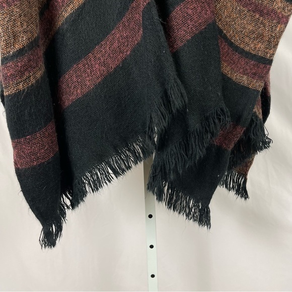 American Eagle One Size Knit Poncho Sweater Tassel Fringe Boho Beachy - Picture 3 of 7